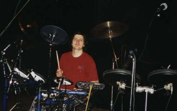 onstage3.jpg (25387 bytes)